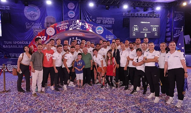 Memduh Büyükkılıç'tan FIBA 3x3 Lite Quest şampiyonuna kupa