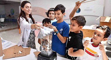 Mersin'de çocuklar yaz tatilini bilimle geçiriyor