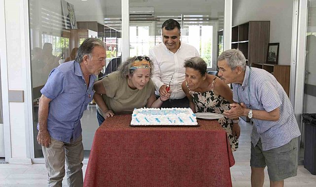 Mersin'de Emekliler Günü coşkuyla kutlandı