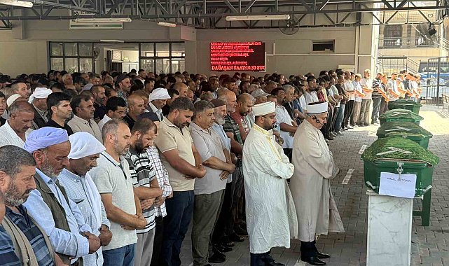 Mersin'deki 4 kişi feryatlar arasında son yolculuğuna uğurlandı