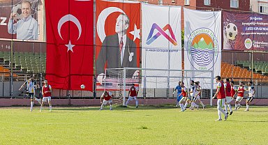 Mersin'de 30 Ağustos Zafer Kupası futbol heyecanı başladı
