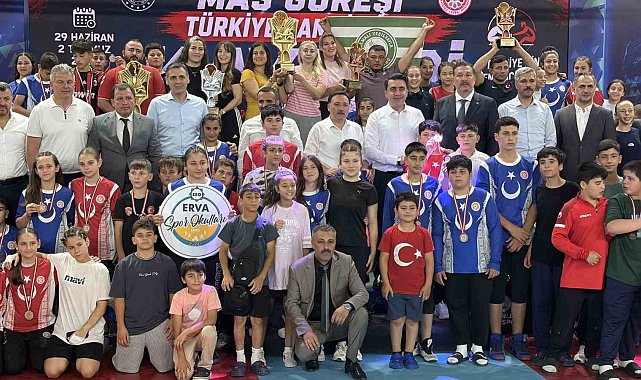 Minikler ve Yıldızlar Mas Güreşi Türkiye Şampiyonası Kayseri'de başladı
