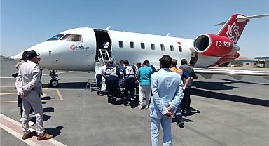 Mısır'da trafik kazası geçiren 3 Türk hava ambulansıyla Türkiye'ye getirildi