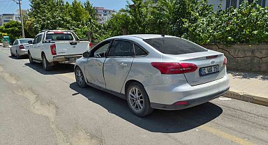 Motosiklet ile otomobil çarpıştı: 1 yaralı