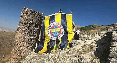 Muş'ta Dünya Fenerbahçeliler Günü Haspet Kalesi'nde kutlandı