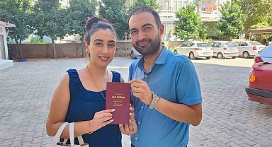 Öğretmen çift, dolmuşu gelin arabası yaptı