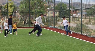 Okullar kapanınca çocuklar mahallelerindeki yeni sahayı doldurdu