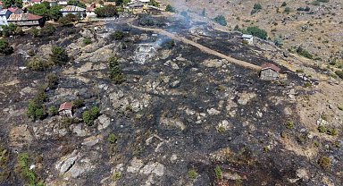 Ordu'da tarım arazisinde çıkan yangında 5 samanlık yandı