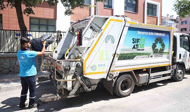 Osmangazi'de çöp evden 2,5 ton geri dönüşüm atığı çıkarıldı