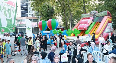 Osmangazi'de eğlence mahalle mahalle geziyor