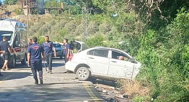 Osmaniye'de otomobil ile tır çarpıştı: 1 ölü, 2 yaralı