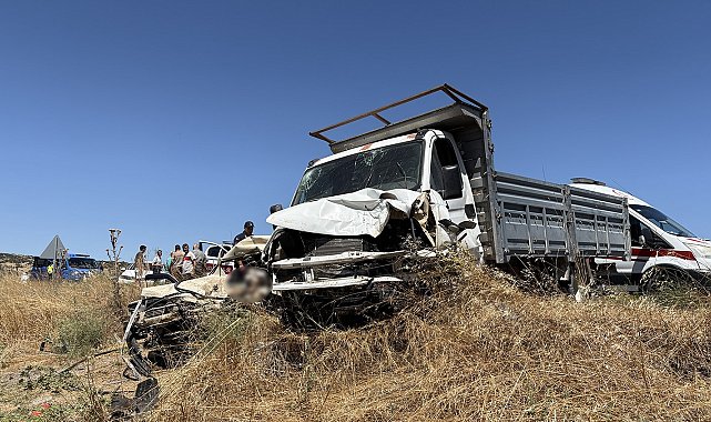 Otomobil ile kamyonet kafa kafaya çarpıştı; 1 ölü 1 yaralı
