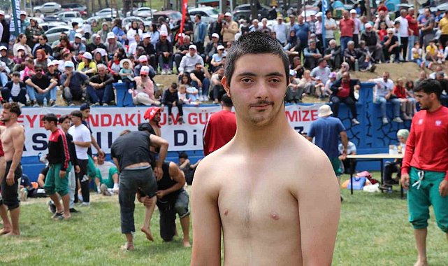 Özel Gereksinimli Ufuk Erdem, Akdağ Karakucak Güreşleri'nin gönüllerin şampiyonu oldu