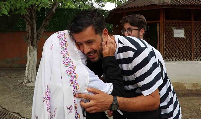 "İnsanlık ölmemiş" dedirttiler, cüzdanını kaybeden yaşlı kadını sevindirdiler
