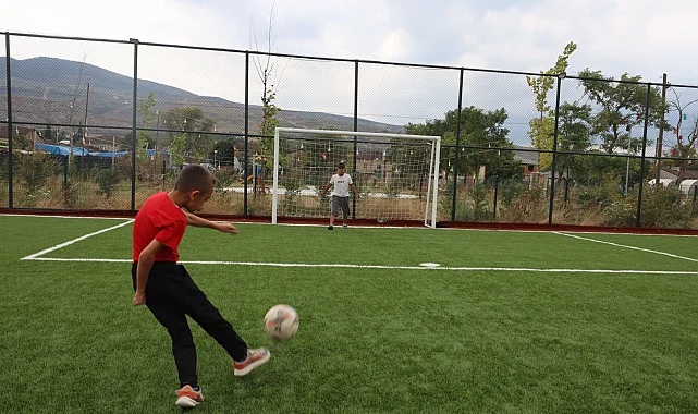Sakarya Büyükşehir'den gençlere spor alanı