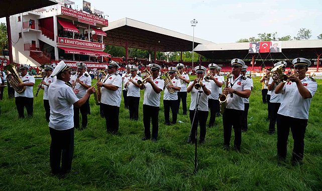 Sarayiçi Er Meydanı'nda 665. Tarihi Kırkpınar Yağlı Güreşleri'nin açılış seremonisi gerçekleştirildi