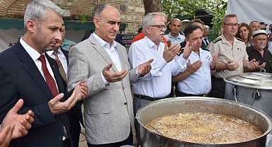 Şehit aileleri ve gazilerden aşure hayrı