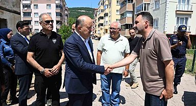 Selden etkilenen Cide'de hasar tespit ve temizlik çalışmaları sürüyor