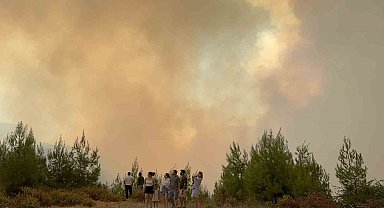 Seydikemer yangınında bazı evler tahliye edildi