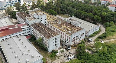Sinop'ta eski hastane binasının yıkımına başlandı