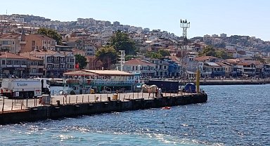 Şişme botuyla deniz açılan genç panikleyince sürüklenmeye başladı