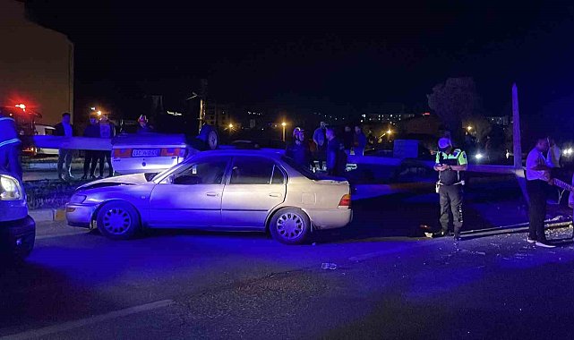 Sivas'ta iki otomobil çarpıştı: 2'si çocuk 5 yaralı
