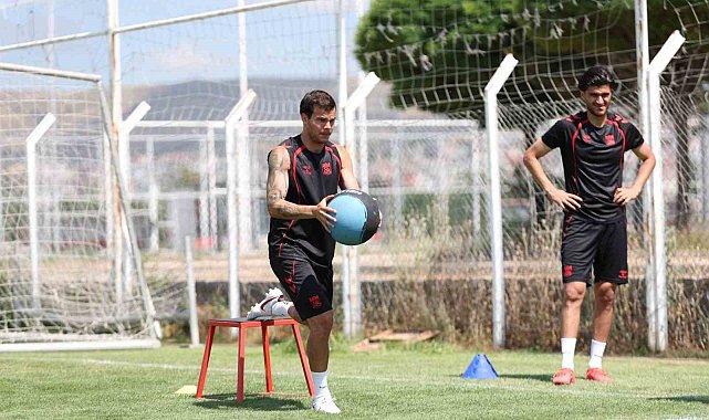 Sivasspor, çift idmanla yeni sezona hazırlanıyor