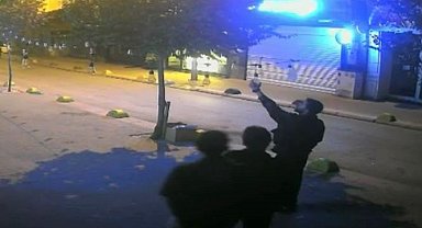 Sokaktaki ampulü söküp götürdüler