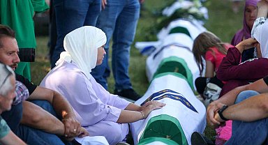 Srebrenitsa Soykırımının 31. yıl dönümü: 10 cenaze daha toprağa verildi
