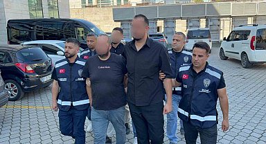 Şüpheli araçtan 4 tabanca ve mermi ele geçirildi