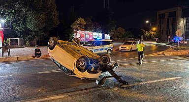 Takla atan otomobil sürücüsü olay yerinden kaçtı