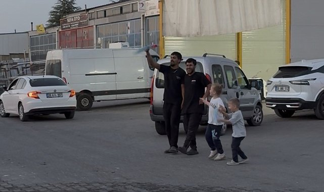 Tamir atölyesinde 'halay' molası