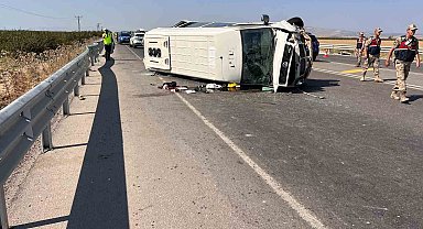 Tarım işçilerini taşıyan minibüs devrildi: 1'i ağır 5 yaralı