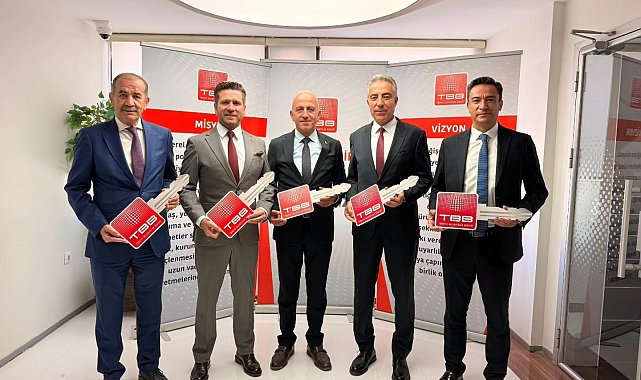 Tavas Belediyesine 22 tonluk yeni ekskavatör kazandırıldı