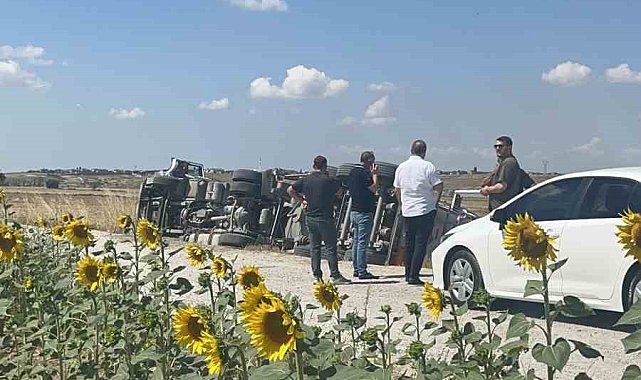 Tekirdağ'da devrilen tırın sürücüsü yaralandı