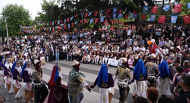 Trabzon'da Uluslararası Horon Festivali'ne yoğun ilgi