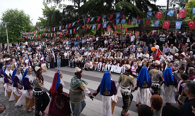 Trabzon'da Uluslararası Horon Festivali'ne yoğun ilgi