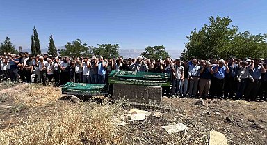 Trafik kazasında hayatını kaybeden anne-oğul Kahramanmaraş'ta son yolculuğuna uğurlandı