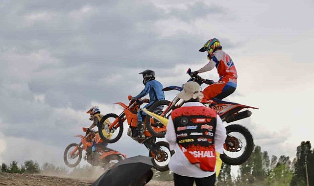 Türkiye sınırları içindeki en yüksek rakımlı enduro yarışı Ağrı'da start aldı