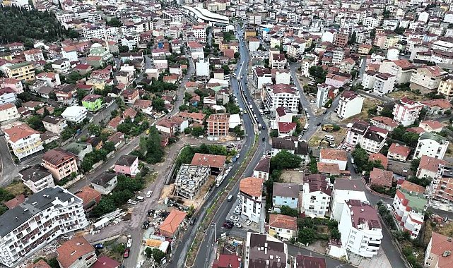 Uğur Mumcu Caddesi modern kimliğine kavuşuyor