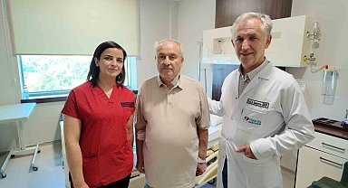 Uyanık halde ameliyata alınan hasta şah damarındaki yüzde 90'lık darlıktan kurtuldu