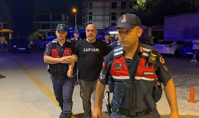 Uyuşturucudan gözaltına alınan Ezel Akay'ın kenevir tarlasına çevirdiği evinden şok görüntüler