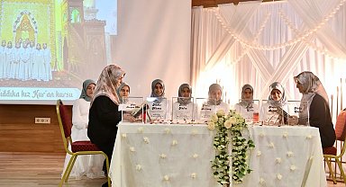Van'da 1 yılda hafız olan 7 kız öğrenci için taç giydirme töreni düzenlendi