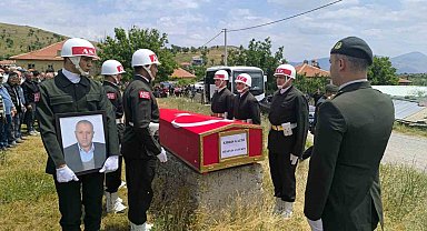 Vefat eden Kıbrıs gazisi son yolculuğuna uğurlandı