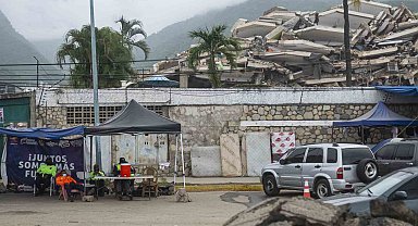 Venezuela'daki depremlerde can kaybı 4 bin 734'e yükseldi