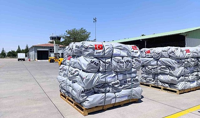 Venezuela'ya 30 ton insani yardım malzemesi götürüldü
