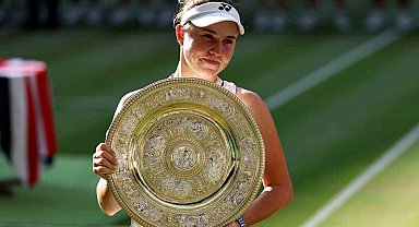 Wimbledon kadınlarda şampiyon Linda Noskova oldu