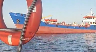 Yalova açıklarında su tankeri tekneye çarptı: 2 kişi denize atlayarak kurtuldu