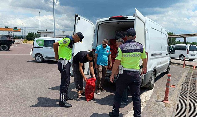 Yalova'da 3 ton kaçak midye ele geçirildi