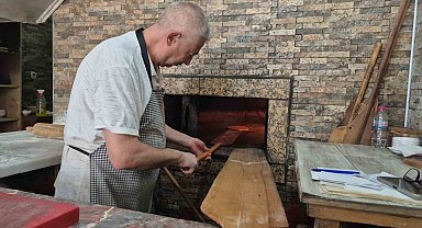 Yarım asırdır 400 derecelik ateşin başında emek veriyor